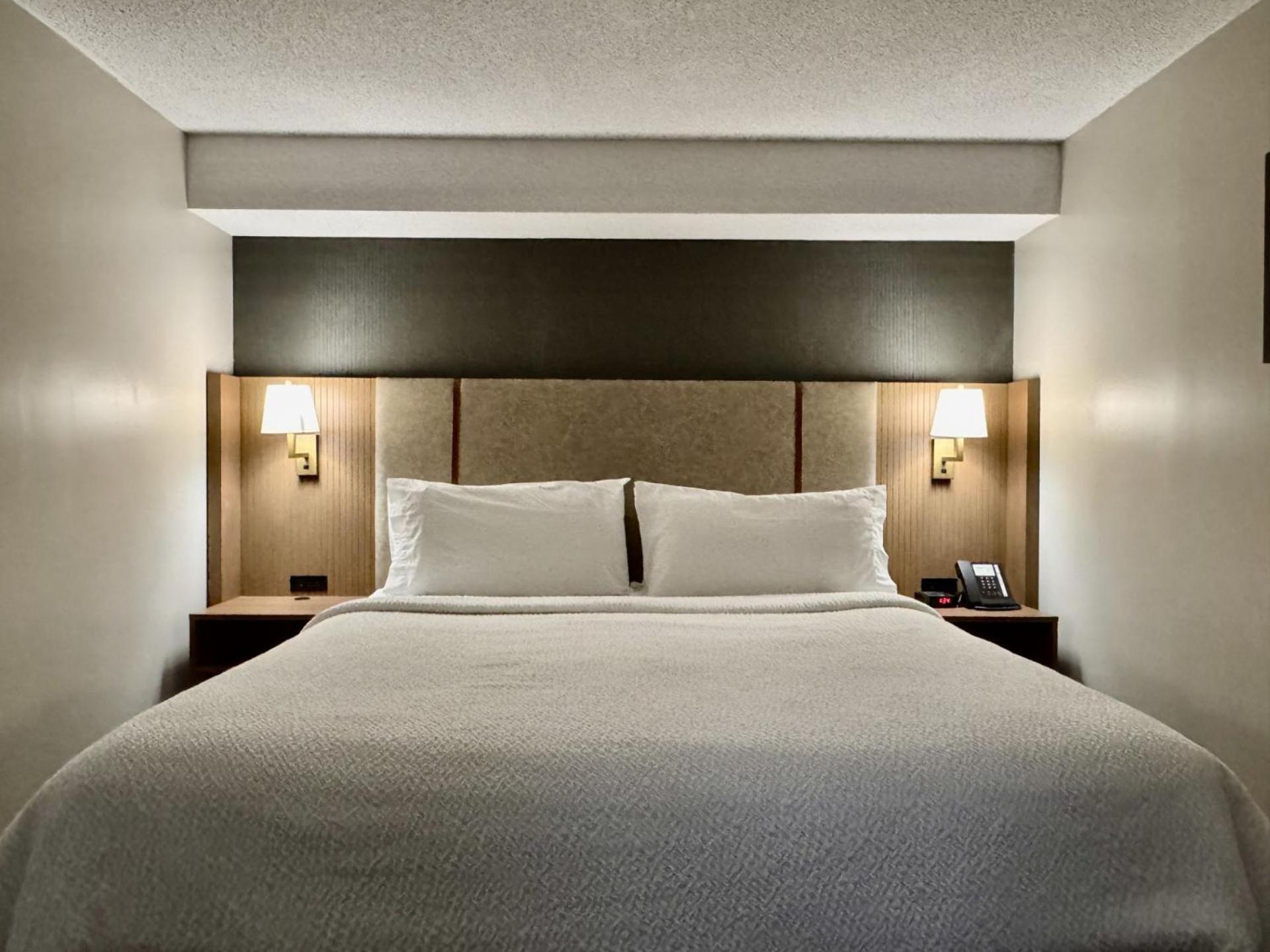 Holiday Inn Hotel & Suites London By Ihg Exterior foto