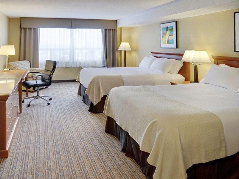 Holiday Inn Hotel & Suites London By Ihg Exterior foto